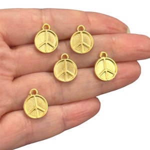 Matte Vergoldete Peace Charms, 5 Stück in einer Packung