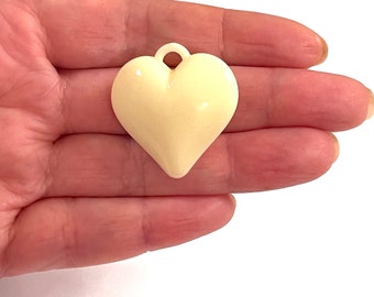 1 x LARGE Acrylic Domed Heart Pendant BNAP17 1 x LARGE Acrylic Domed Heart Pendant BNAP17