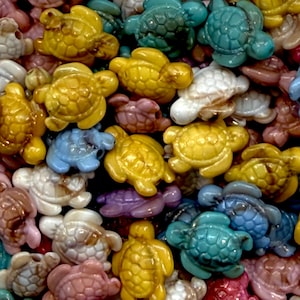 Akryl Sköldpaddspärlor Mix – 50g förpackning (ca 80 pärlor), 16 x 14 mm, vertikalt hål