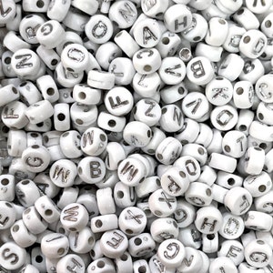 Acrylic flat round white with silver letters beads for jewellery making,500 pcs pack