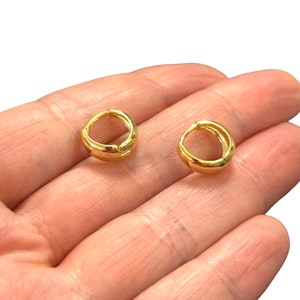 Boucles d'oreilles délicates en plaqué or 24 carats, boucles d'oreilles levier en or, boucles d'oreilles Huggie en or, boucles d'oreilles en or délicats