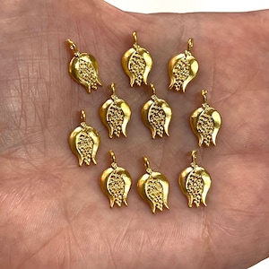Ciondoli a tulipano in ottone placcato oro opaco 24Kt da 15 mm, confezione da 10 pezzi