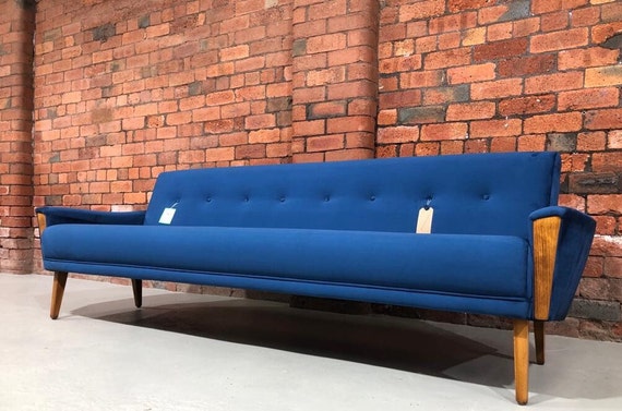 60 2024 inch settee