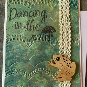 Dancing in the rain, la petite grenouille