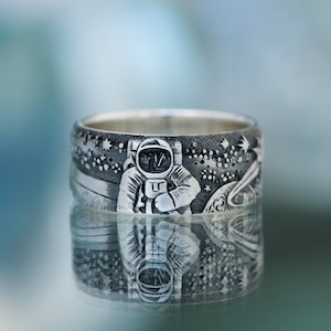 First man on the moon - Moon ring - Wide band ring handmade - First man on the moon - Neil Armstrong - astronaut -space ship