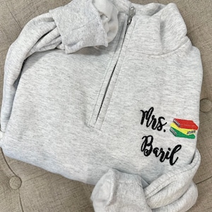 Personalized Teacher Sweatshirt - Personalized Teacher Quarter Zip - Teacher Name Pullover - Teacher Stack of Books Sweatshirt