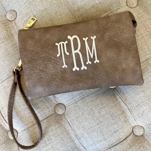 Bolso bandolera monograma, bandolera personalizada de tres compartimentos, bandolera de cuero vegano, bolso pequeño, Ricky