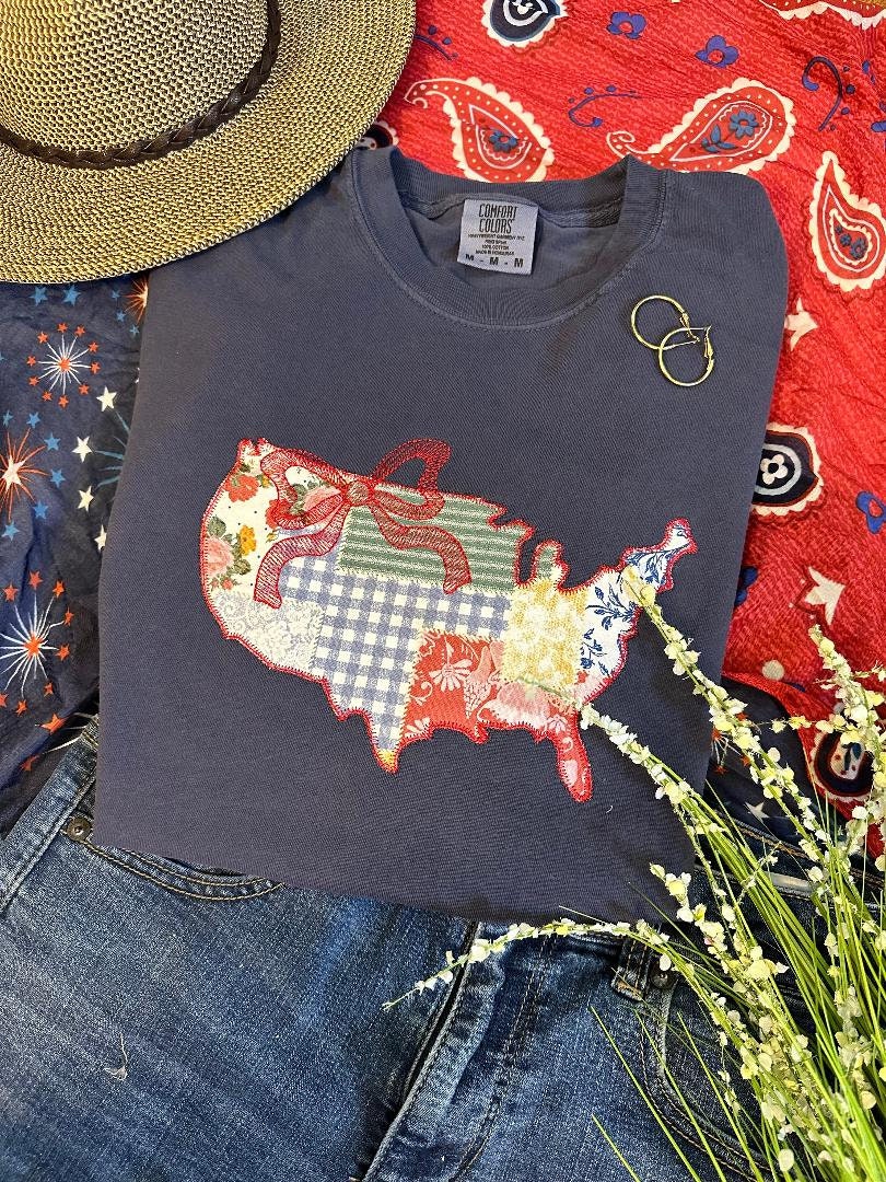 Quilted Pattern United States Pullover Applique Tee