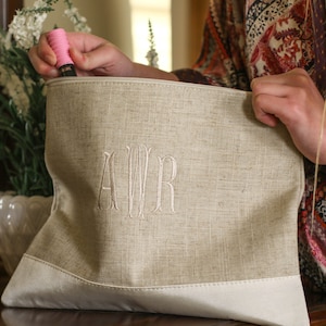 Monogrammed Linen Cosmetic Pouch, Personalized Cosmetic Bag, Large Zippered Pouch, Bridesmaid Gift, Graduation Gift, Mother&#39;s Day Gift