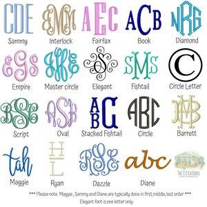 Puede incluir: Un gr&aacute;fico que muestra diferentes estilos de monogramas, incluyendo CDE, AEC, ACB, NRG, EGS, IME, SMS, BSC, ASH, AG, AB, tah, H, R y abc. El gr&aacute;fico tambi&eacute;n incluye los nombres de cada estilo, como Sammy, Interlock, Fairfax, Book, Diamond, Empire, Master circle, Elegant, Fishtail, Circle Letter, Script, Oval, Stacked Fishtail, Circle, Barrett, Maggie, Ryan, Dazzle y Diane. El texto en la parte inferior del gr&aacute;fico dice: "*** Tenga en cuenta que Maggie, Sammy y Diane generalmente se hacen en el orden primero, medio, &uacute;ltimo *** La fuente elegante es solo una letra"