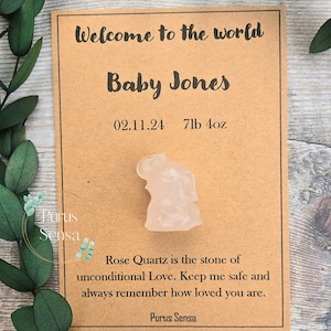Cadeau de naissance personnalisé avec carte. Cristal pour nouveau-né. date et poids. Cadeau en cristal d'éléphant de quartz rose. véritable souvenir naturel