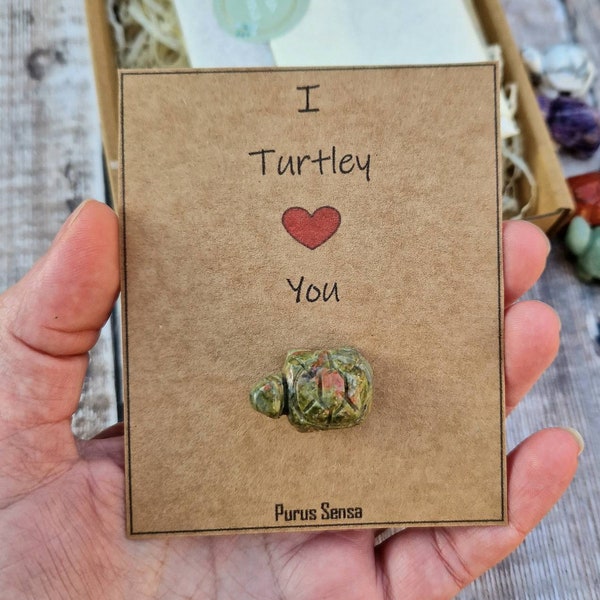 Cute crystal gift. Crystal turtle novelty gift for him / for her. Valentines crystal. Birthday / friendship