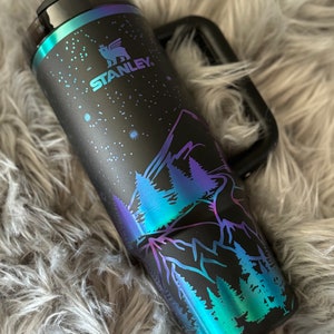 No todos los que vagan están perdidos Tumbler / Stanley / Chroma Engrave / Black Chroma / Viajes / Pasión por los viajes / Brújula