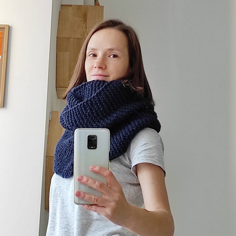 Großer grobstrick Schal marine blau Männer oder Frauen handgestrickter Schal Weihnachtsgeschenk unisex für Mann Mann Bruder Bild 4