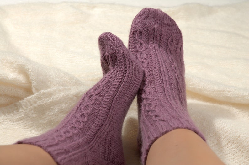 Violette Stricksocken Bett Knöchel gemütliche Socke Frau Wollsocken handgestrickte Hausschuhe Dünne Wollsocken Stricken Fußwärmer Geschenk für Mutter Freundin Tante Bild 1