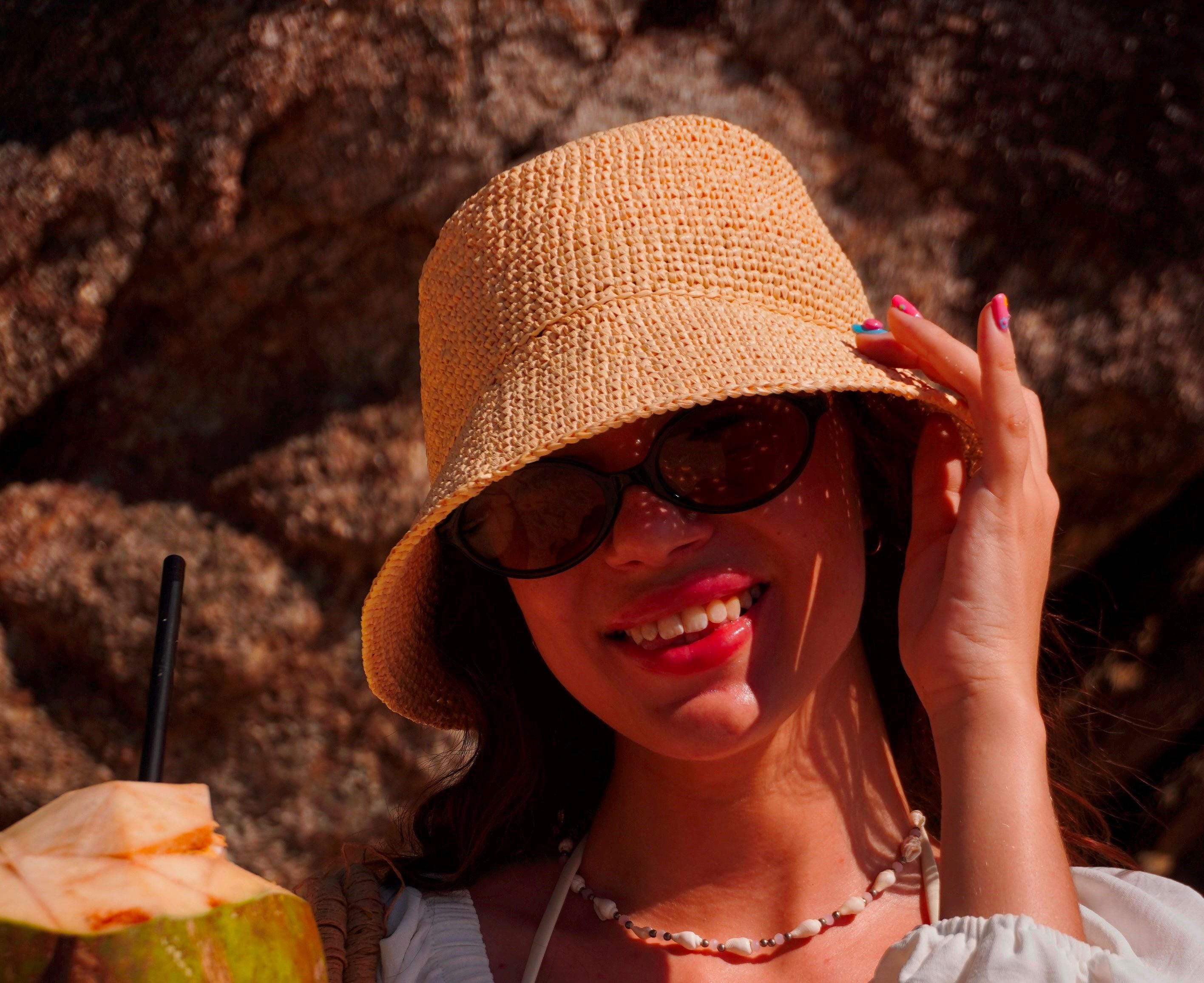Travel Hand Crochet Bucket Hat Natural Raffia Sun Hat Wide  display picture 2
