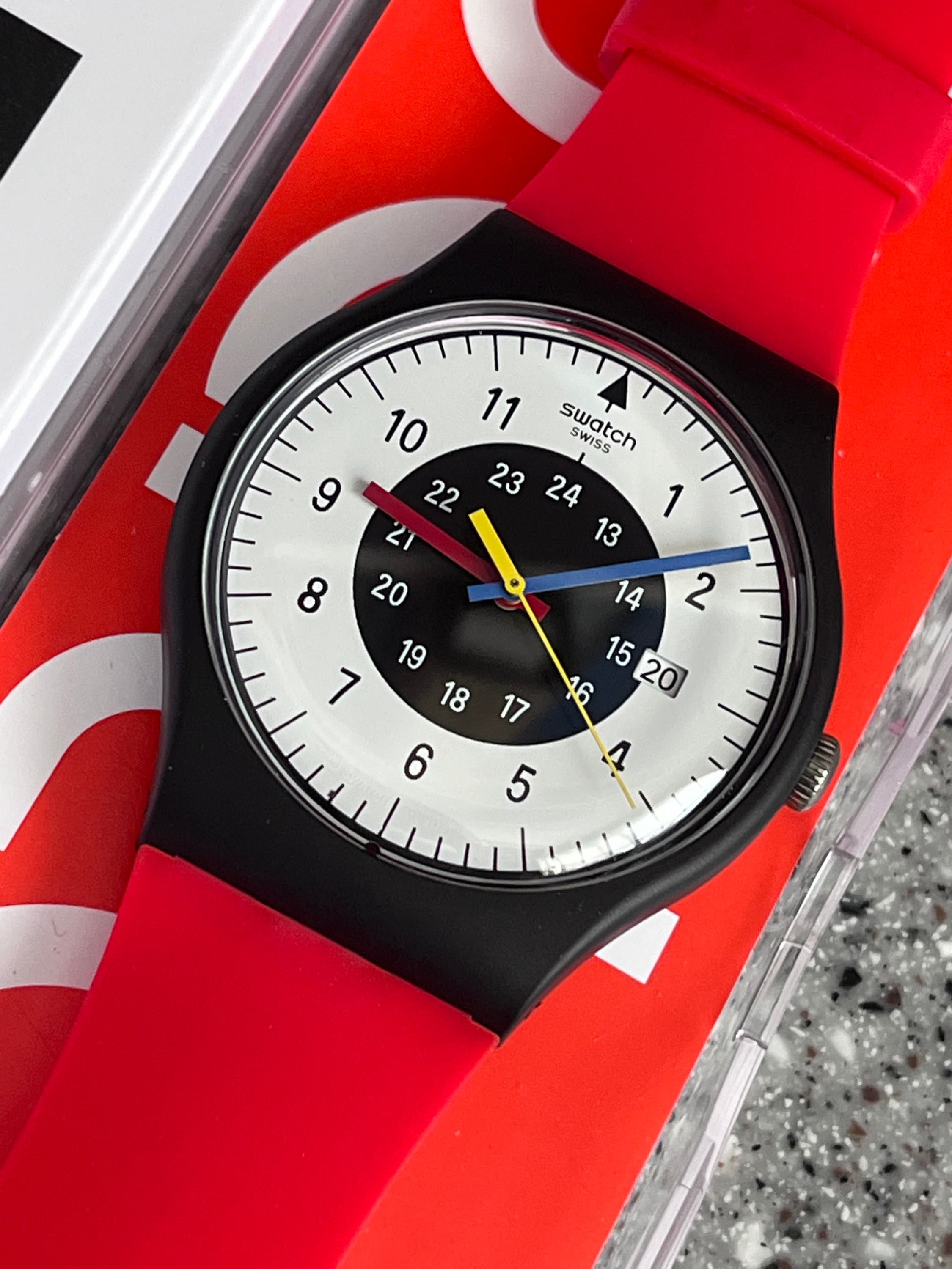 Swatch Watch Rouge Noir Re-release From 1984 41mm Large Face