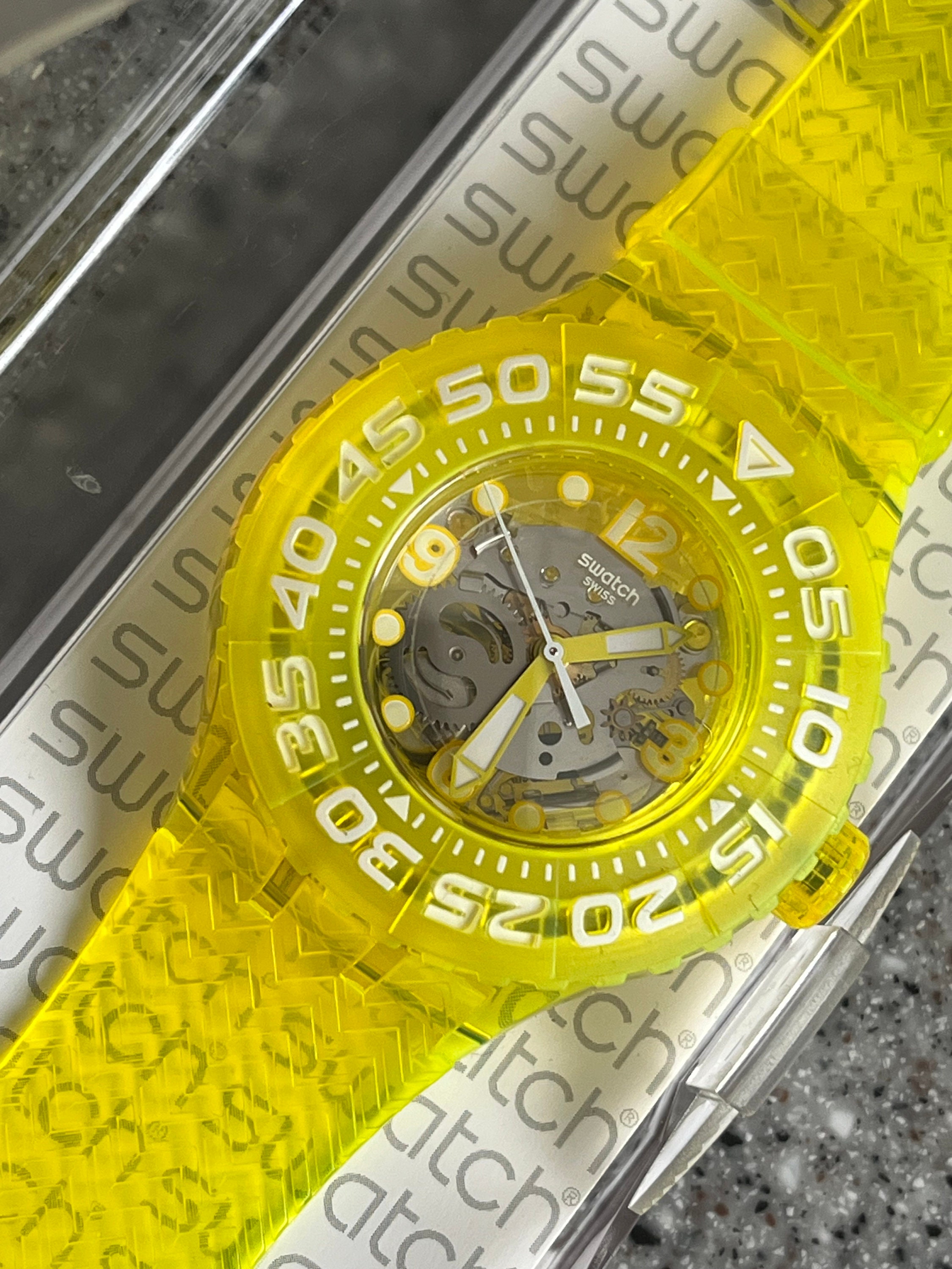 New Never Worn Scuba 200 Swatch Watch 44mm Face SUUJ101