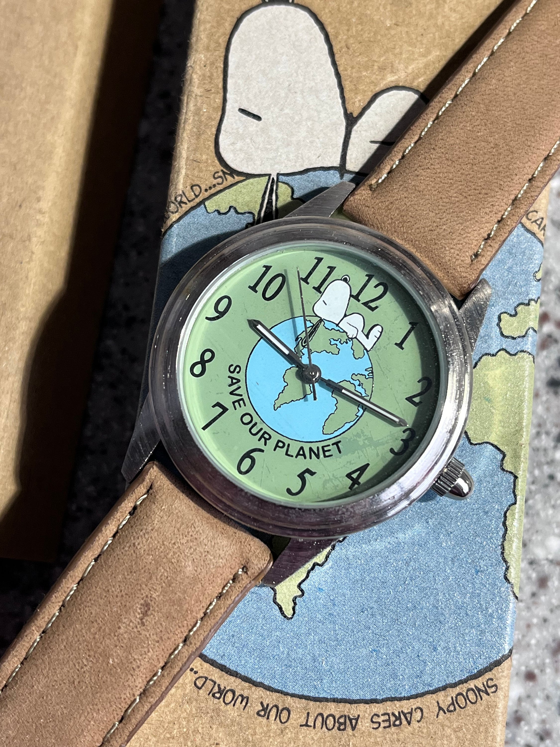 Discontinued SNOOPY Save the Earth GREEN Environmental Watch  display picture 1
