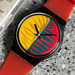 Rare Vintage Never Worn NEW estate in original box with battery GB113 1987 it is 34mm face fabulous vintage swatch watch