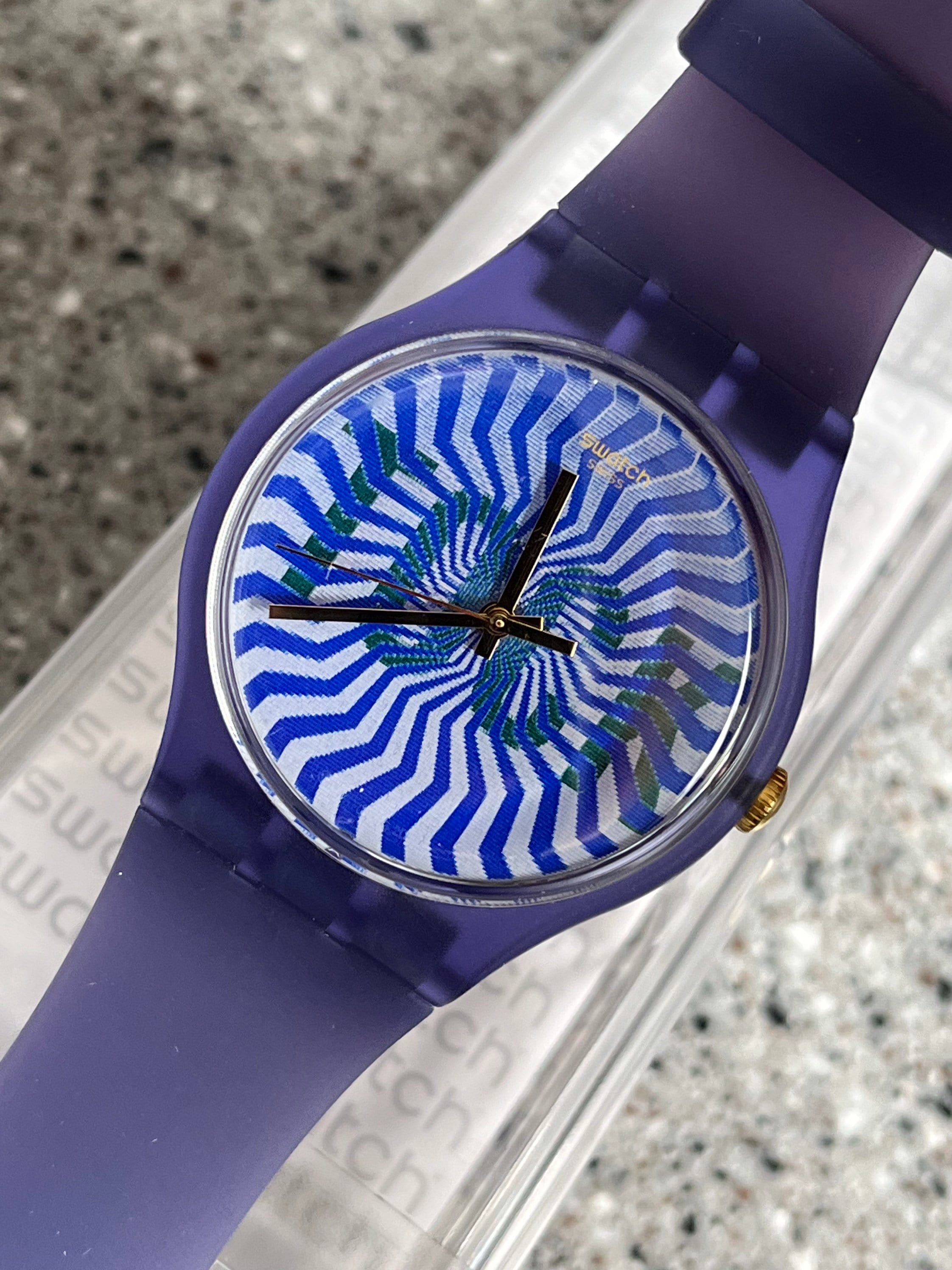 Swatch Watch larger face 41mm newer model TIC TOCK Swatch Watch brand new in box running with battery blue fun swatch watch
