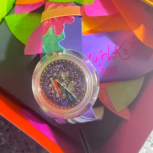 Swatch Watch VINTAGE POP Veruschka 1991 special PWZ103 with battery never worn in collectors box a great larger pop swatch watch colorful