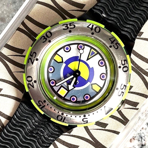 Reloj Swatch SCUBA 200 vintage de 1993, modelo Bombola SDB103, caja de 38 mm, sin estrenar, en su caja original con batería funcionando (nuevo, antiguo stock).