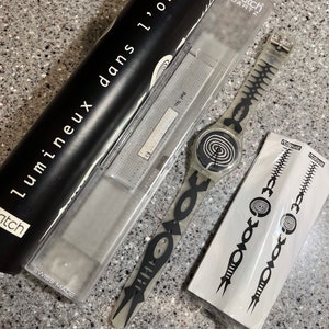 Vintage Loomi 34mm Glow in the dark Signalite GK903 never worn in box with tattoo set fabulous collectible swatch watch backlit