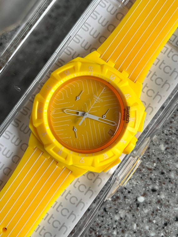 Yellow dial chronograph watch hot sale