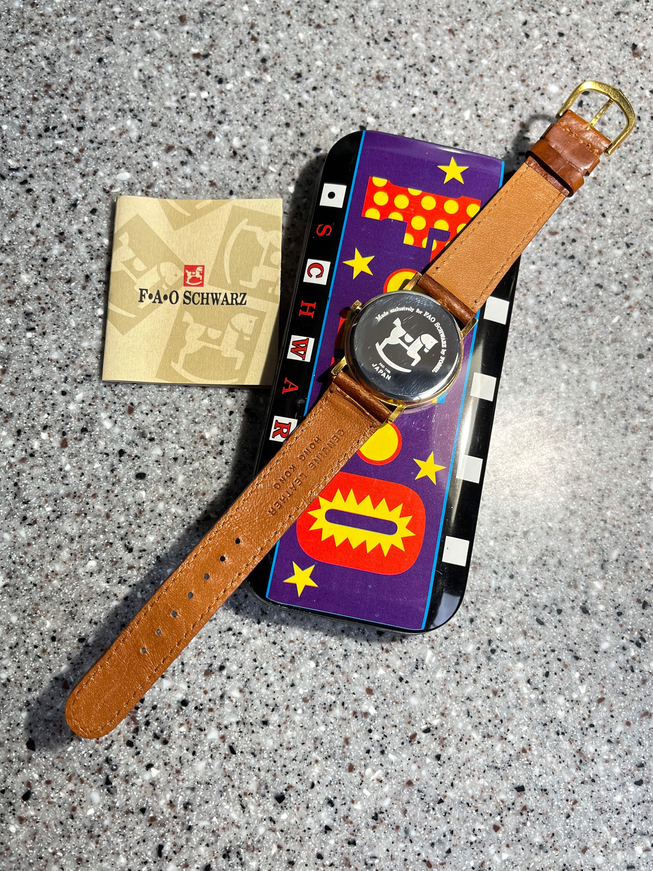 Vintage Ultimate Toy Store Fossil Collectible Watch a  display picture 3
