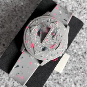 GREY Rare Fossil X Automatic ARTIST Jeff Staple  only 1075 pieces numbered NEW unworn in egg box Sandstone Pigeon design 44mm case running