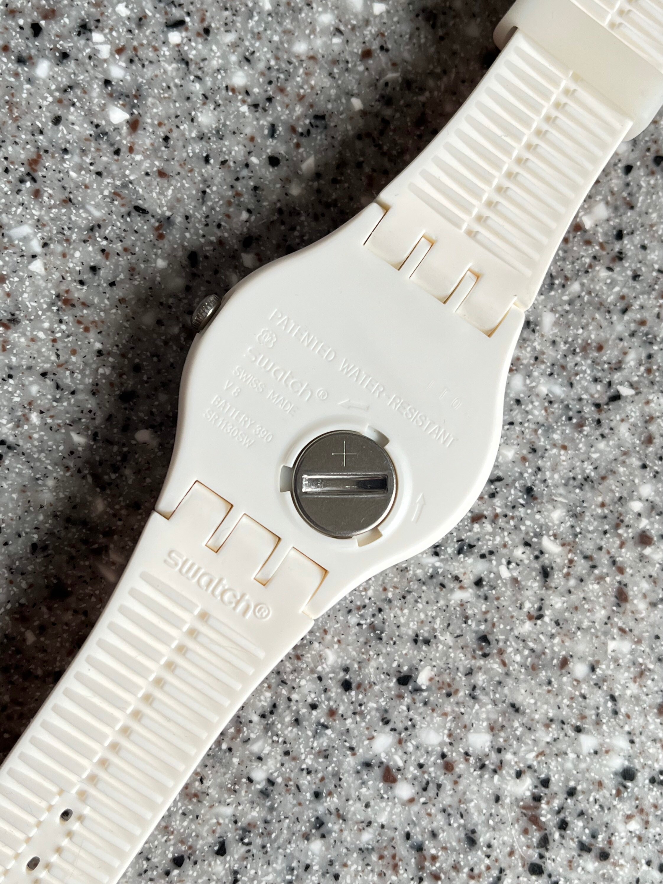 Swatch New Gent Love Game SUOW116 is a Functional Unisex