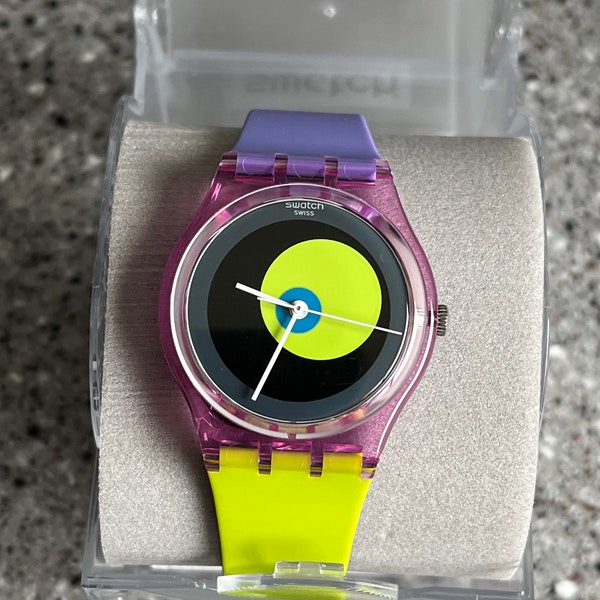 Swatch Watch A world in colors series Circle in a circle sold out new old stock in case with battery running lime, lilac, blue, black 34mm