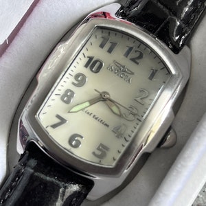 Vintage Invicta Lupah Special Edition Tritnite night glow Mother of Pearl Watch Set with bands working with battery in box with paperwork