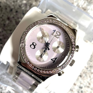 Swatch klocka unisex Secret Thought mauve-beige 40 mm urtavla kristalldetaljer kronografurverk reptålig NWT i låda med batteri