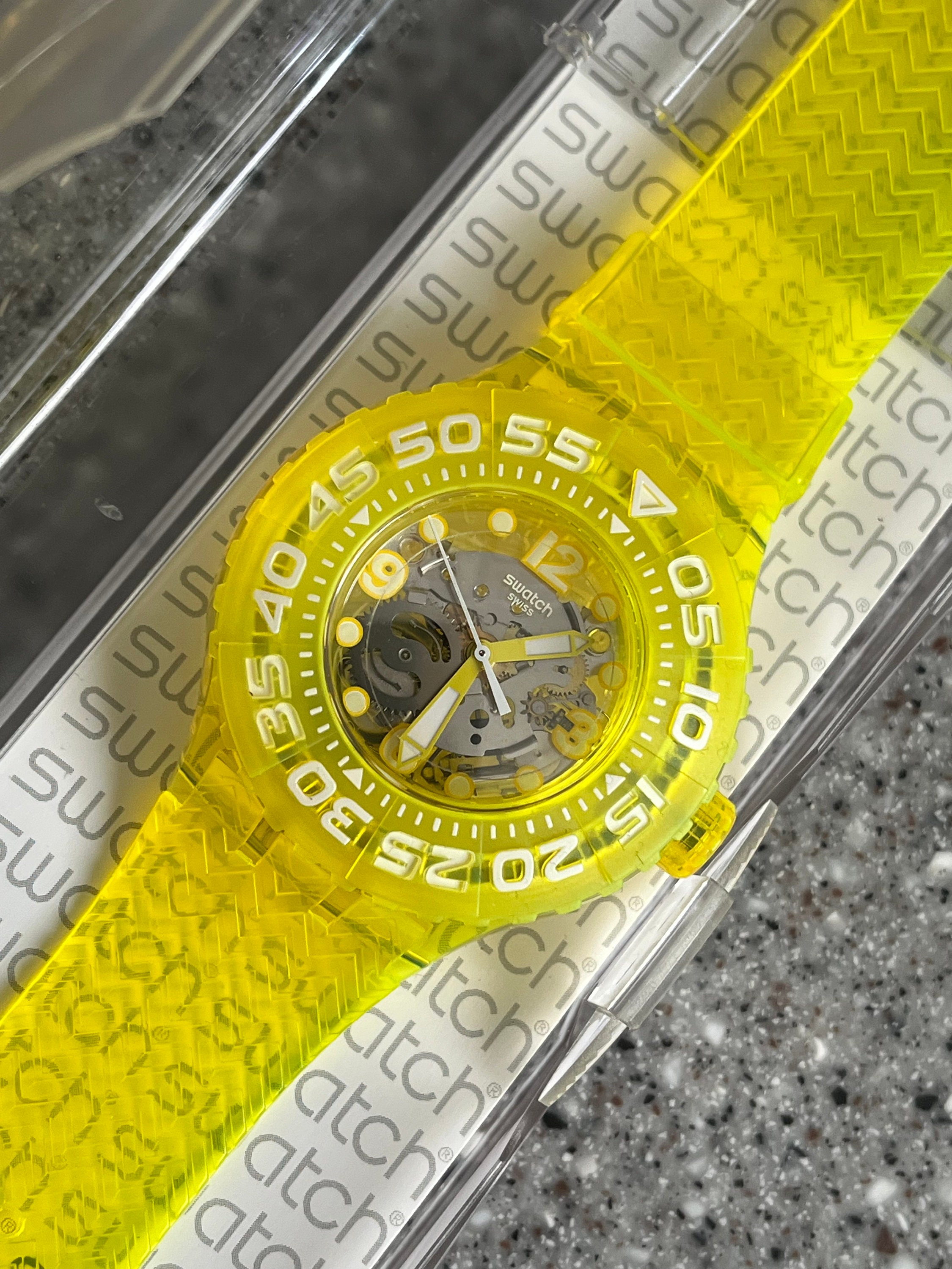⭐︎激レア⭐︎稼働中!Swatch スウォッチ SCUBA200イエローサブマリン SWATCH スウォッチ SCUBA200 スクーバ イエローサブマリン 希少