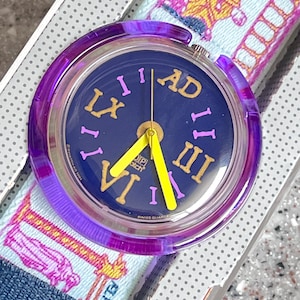 Reloj Swatch vintage de 1992 SIN USAR, nuevo en caja con batería POP PWK170 Lancelot, esfera POP grande, correa elástica, divertido tema medieval Swatch