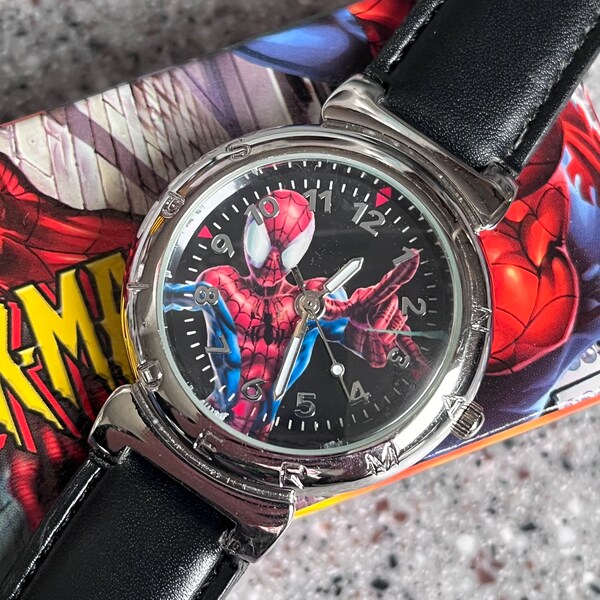 Vintage 2004-05 Spider-Man Marvel original Watch in box never worn working with battery 1 3/4 inch face fabulous graphics great comic watch