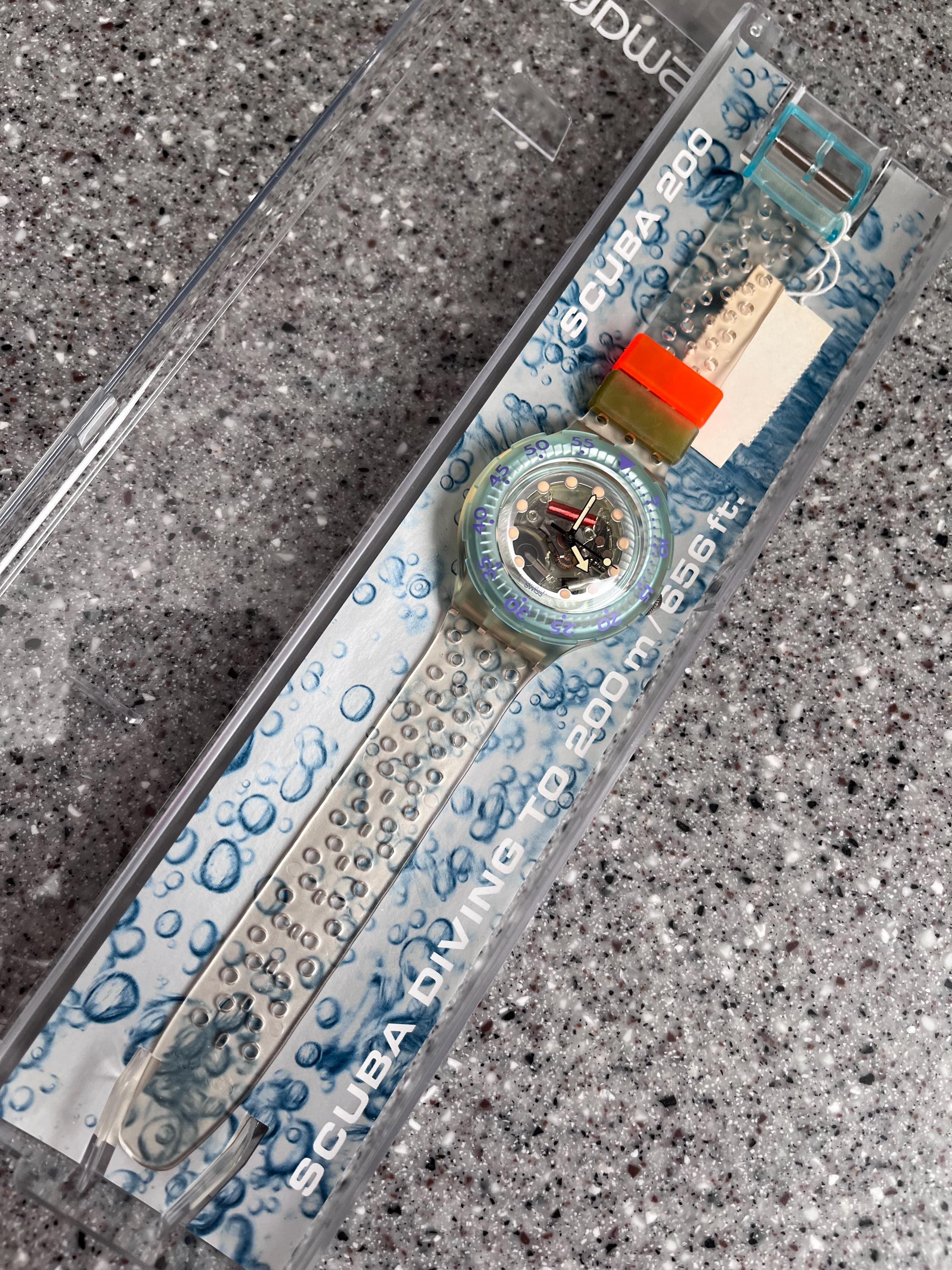 Swatch SCUBA 200暗所で光る超珍品 SWATCH SCUBA200 超珍品 時計全体が光る 未使用 電池交換済
