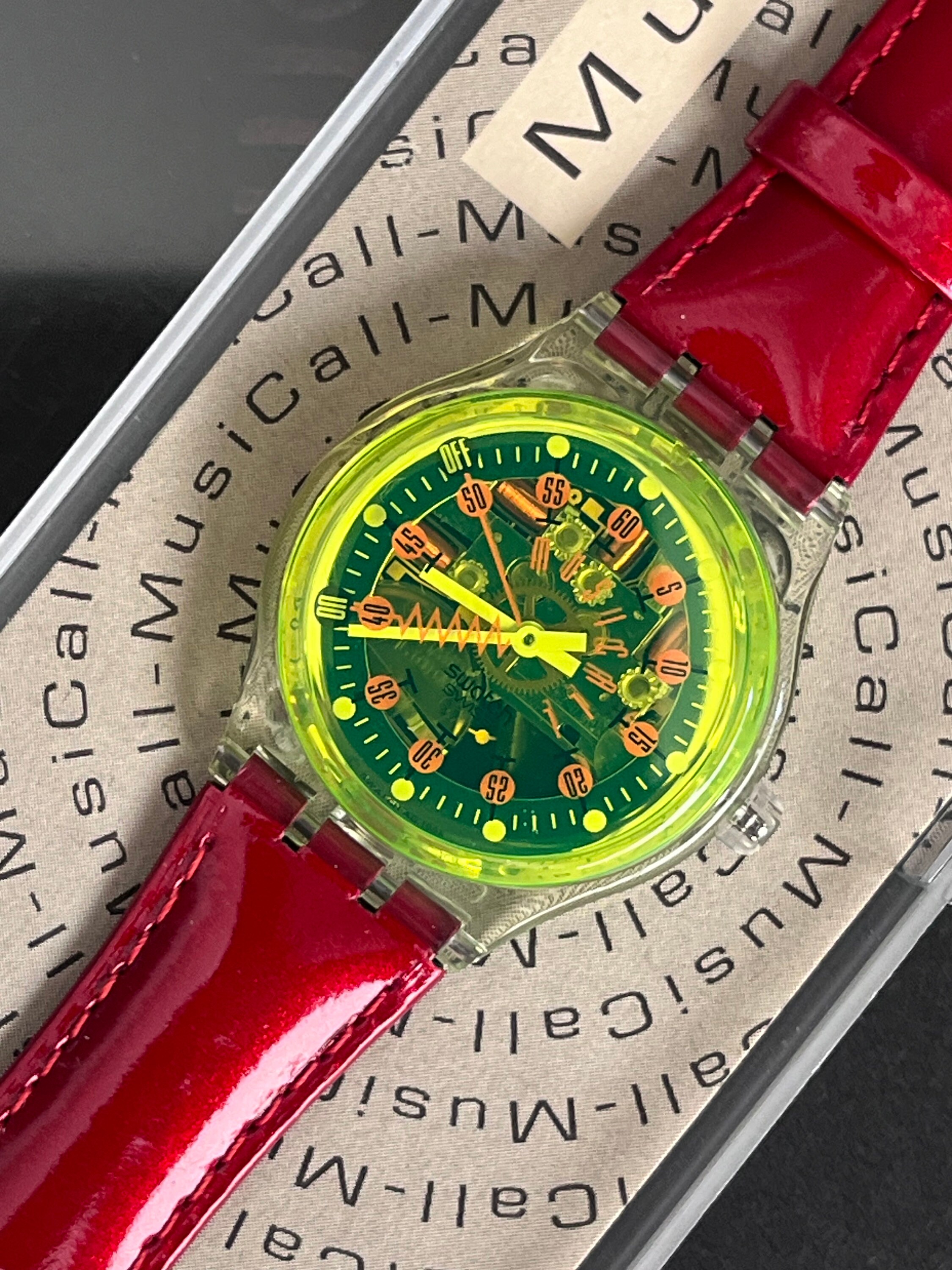 スケルトン Swatch MUSICALL SLK108 Funky Town Swatch Musicall Funky Town SLK108