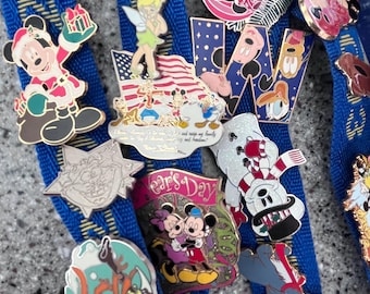 Magical Place to Be Disneyworld 2003 Cordón con pines vintage 28 pines, llavero lleno de Mickey, Epcot, Disney Cruise, Minnie ¡una oferta!
