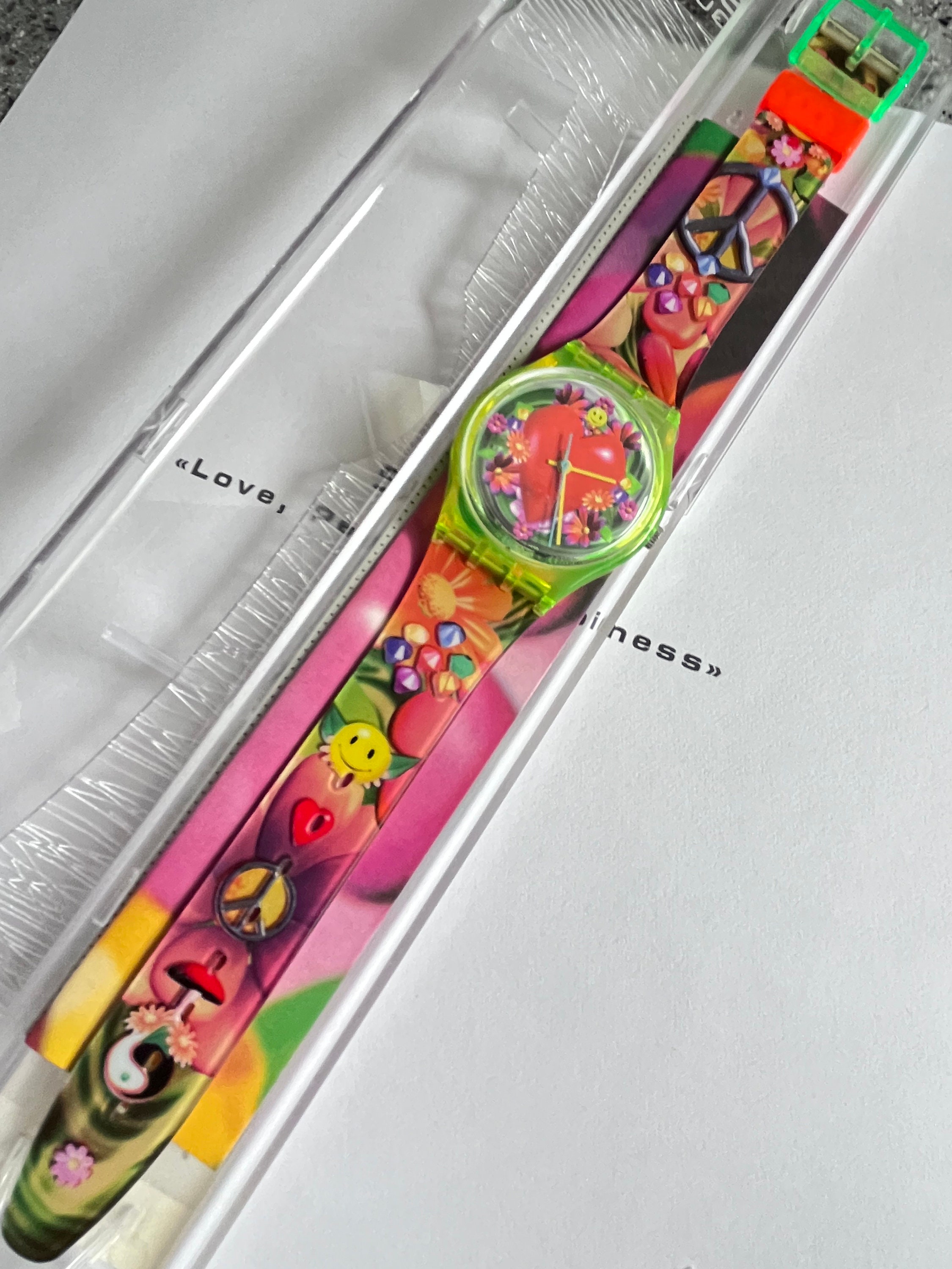 Artist Limited Edition Swatch Vintage Watch 34mm LOVE, PEACE Artist Limited Edition Swatch Vintage Watch 34mm LOVE, PEACE
