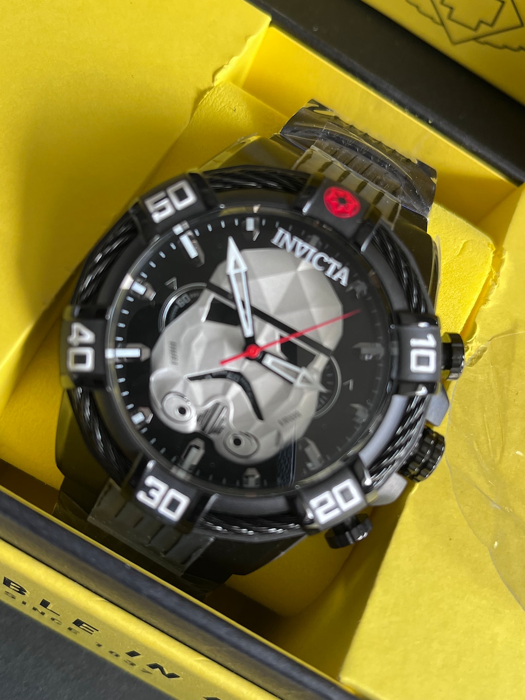 Invicta Divers watch men or ladies very rare never wore needs battery ? rare RARE INVICTA RESERVE Grand Diver 22861 Swiss Made Men main image 3