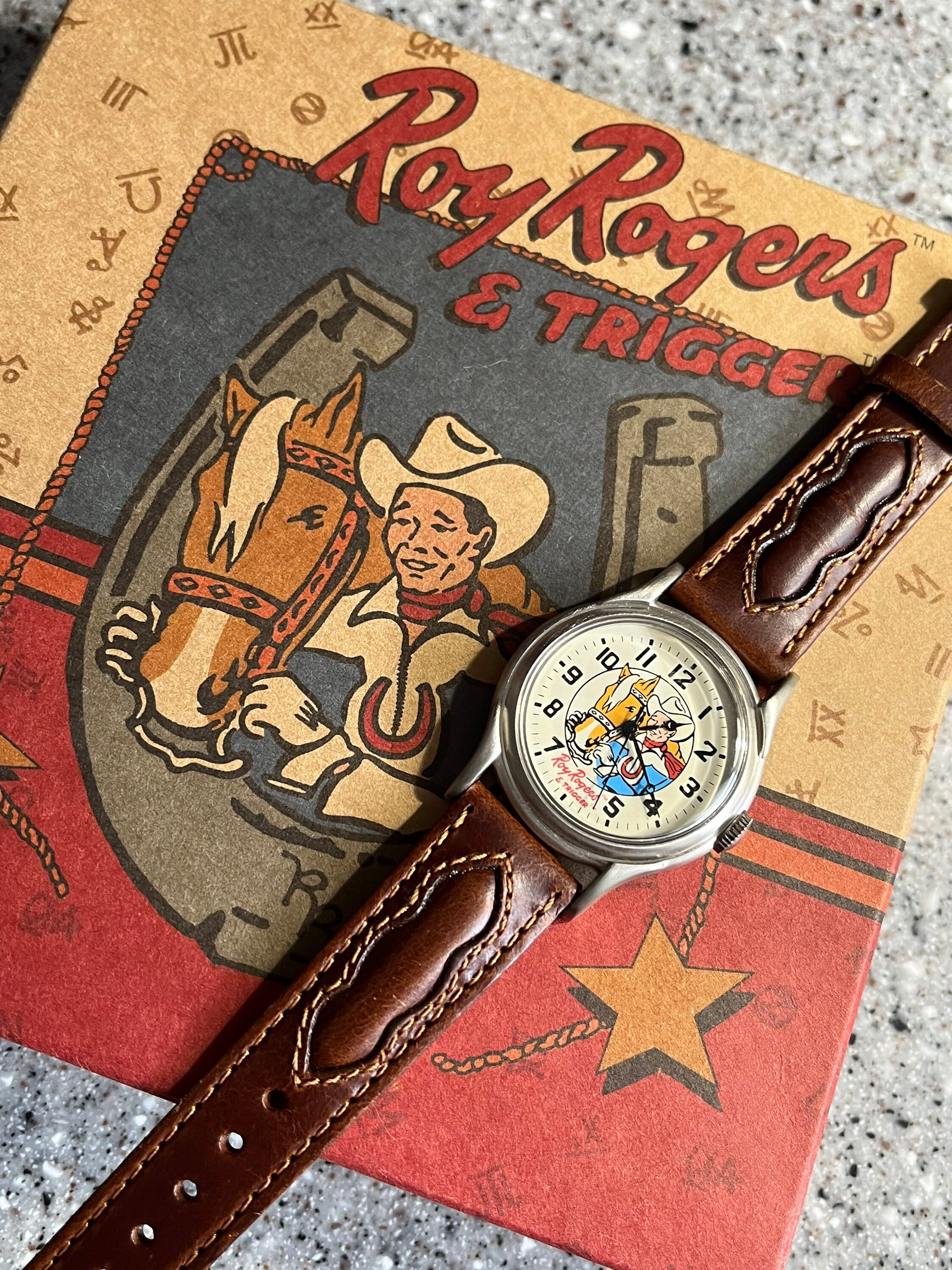 ヴィンテージ　ボックスカメラ　Roy Rogers and Trigger Vintage Roy Rogers “Trigger” Metal Lunchbox – Blue with