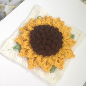 Granny Square Pattern, Sunflower Granny Square Pattern, Large Sunflower Granny Square Pattern, PDF Crochet Pattern, Digital Download PDF