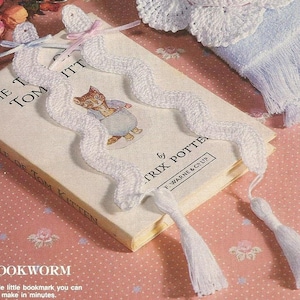 VINTAGE Bookworm Bookmark Pattern, Crochet Easy Bookmark Bookworm Pattern, PDF Book worm Easy fun bookmarks Pattern Digital Download PDF