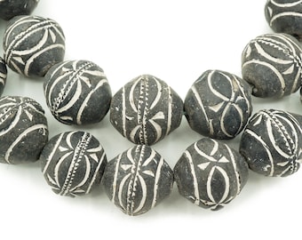 Old African Clay Beads (20mm) Black and White Terracotta - Natural Old Tribal African Clay Beads - Rustic Beads (2197F016) Clay