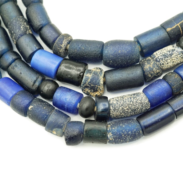 Perles de djenné bleu foncé excavées du Mali, Afrique (6-10 mm) verre romain antique - Perles de commerce d'antiquités (2291A538) rustique