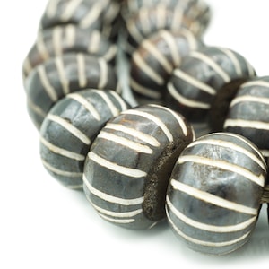 Perline africane in osso marrone (20-24 mm) Osso grande realizzato in Kenya - Perline con design rustico Boho tribale a melone (1542F017) africano