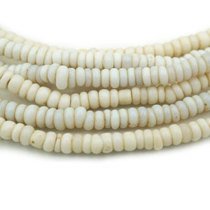 Perline Goomba nigeriane bianche vintage (2,5-3 mm) in vetro invecchiato - Perline antiche del commercio africano - Vetro di porcellana (1648F248) africano